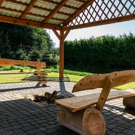 Na Skraju Lasu Nyaraló